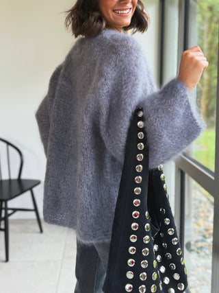 Sac en cuir noir clouté argenté