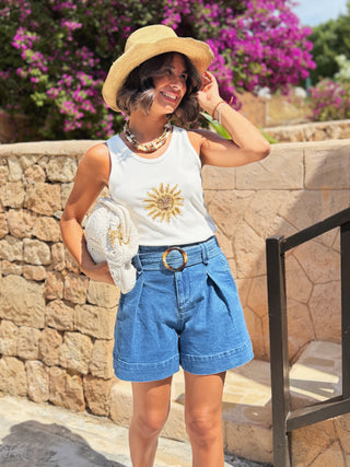 Short en jean avec sa ceinture
