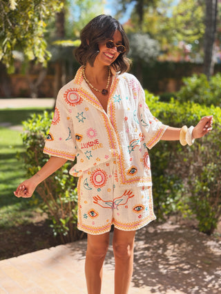Short broderies colorées