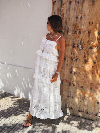 Robe en broderie anglaise à fines bretelles