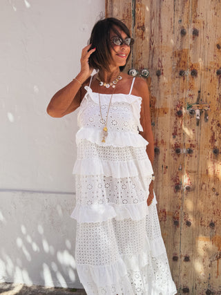 Robe en broderie anglaise à fines bretelles