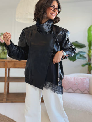 Tee-shirt oversize avec sa DENTELLE noir