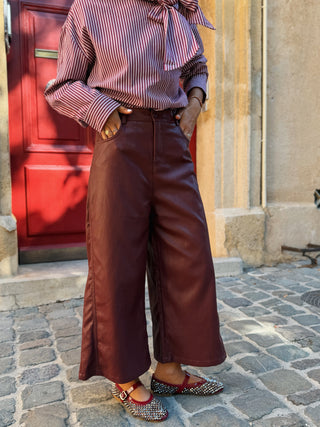 Pantalon en similicuir 7/8 bordeaux