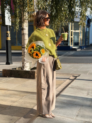 Pantalon CARGO large taupe rayé vert