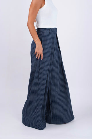 Pantalon fluide à pinces à carreaux marine