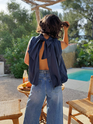 Jean PAULA avec sa ceinture tressée denim foncé