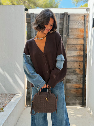 Gilet en maille et jean chocolat