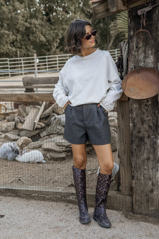 Short gris façon feutrine