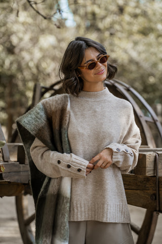 pull boutons taupe