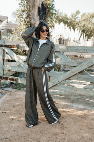 Ensemble jogging à carreaux kaki