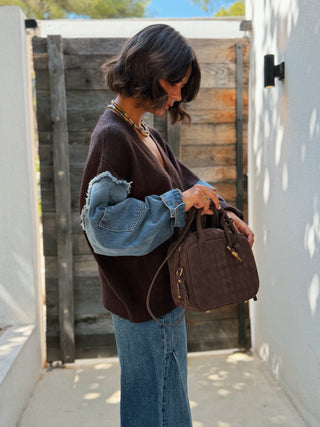 Gilet en maille et jean chocolat