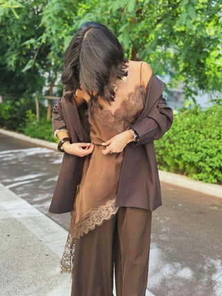 Robe en DENTELLE chocolat