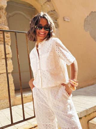 Pantalon ajouré en broderie anglaise