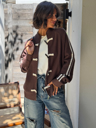 Gilet boutons en bois&rayures manches chocolat