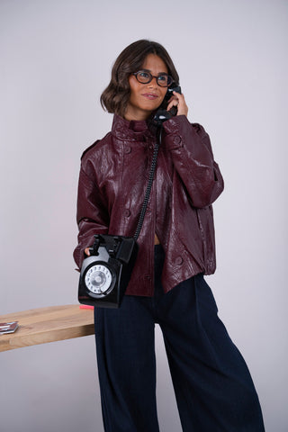 Veste façon cuir bordeaux