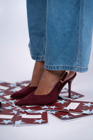 Talons boucles dorés bordeaux