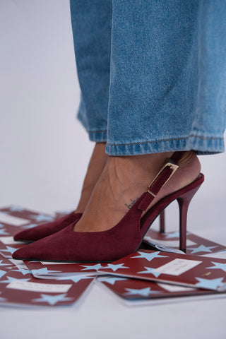 Talons boucles dorés bordeaux