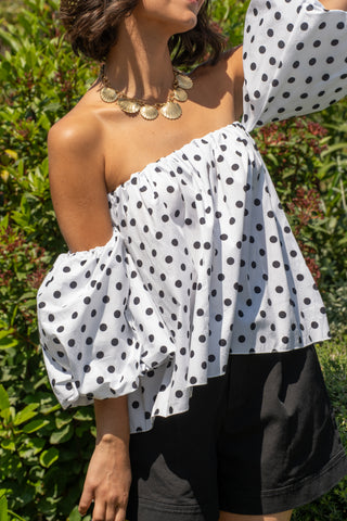 Top LÉNA blanc à pois noir