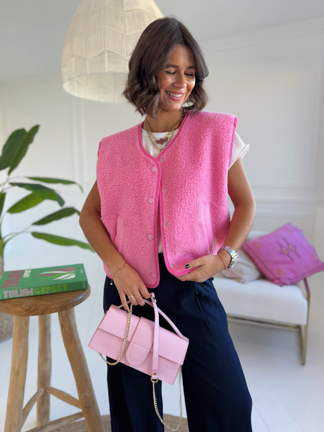 Veste sans manche TOUTE DOUCE en moumoute rose – Image 2